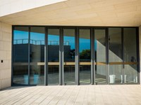 ¿Cómo saber si para mi proyecto son mejores las puertas de aluminio o de PVC?