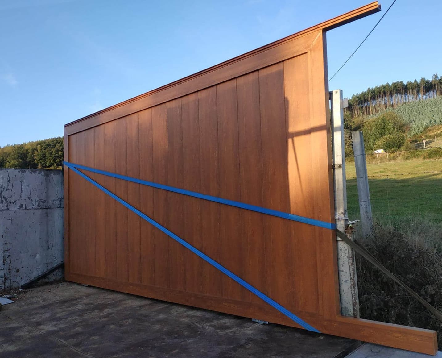 Si necesita una puerta metálica de hierro en Lugo, somos la mejor alternativa